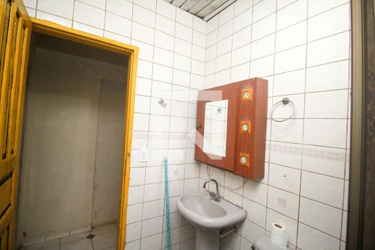 Banheiro de casa para alugar com 1 quarto, 60m² em Recreio da Borda do Campo, Santo André
