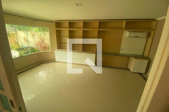 Casa à venda com 4 quartos, 600m² em Barra da Tijuca, Rio de Janeiro
