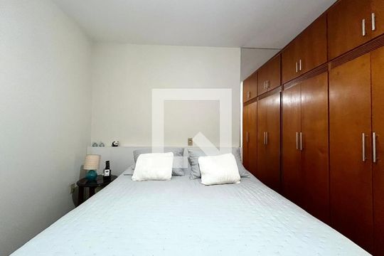 Suíte 1 de casa à venda com 4 quartos, 390m² em Parque São Quirino, Campinas