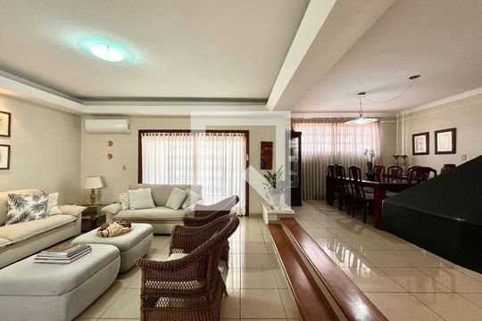 Sala de casa à venda com 4 quartos, 390m² em Parque São Quirino, Campinas