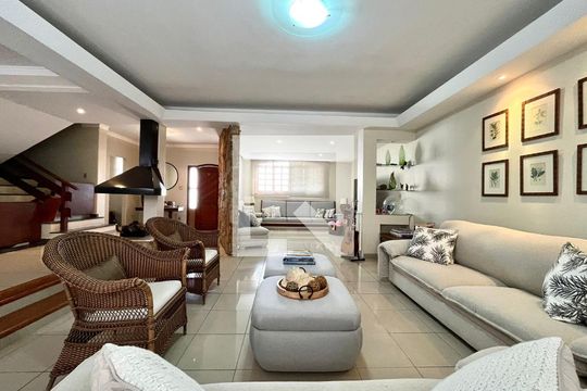Sala de casa à venda com 4 quartos, 390m² em Parque São Quirino, Campinas