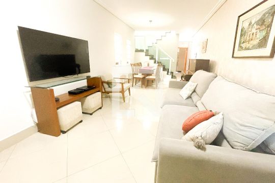 Casa para alugar com 3 quartos, 169m² em Jardim Primavera, São Paulo