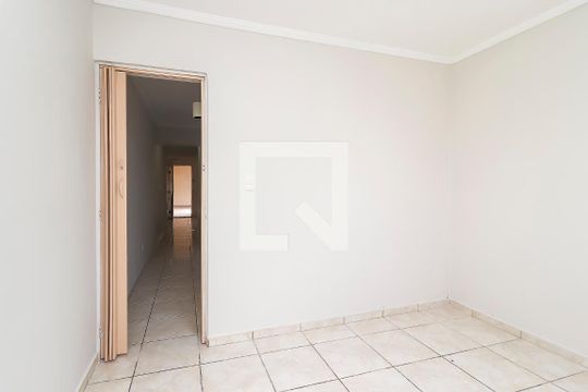 Casa 1 - Quarto de casa à venda com 4 quartos, 88m² em Conjunto Residencial José Bonifácio, São Paulo