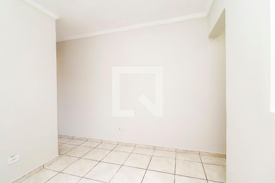 Casa 1 - Sala de casa à venda com 4 quartos, 88m² em Conjunto Residencial José Bonifácio, São Paulo