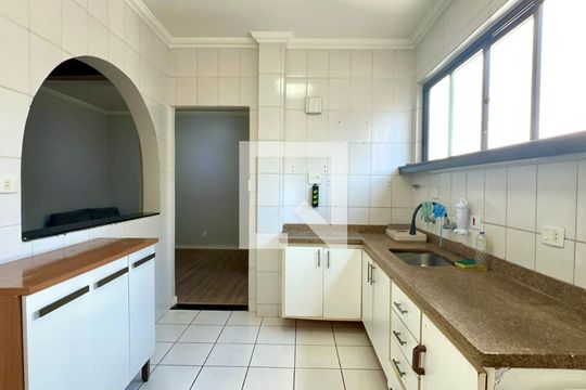 Cozinha de apartamento para alugar com 2 quartos, 81m² em Vila Mariana, São Paulo
