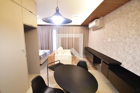 Quarto de kitnet/studio para alugar com 1 quarto, 40m² em Cambuí, Campinas