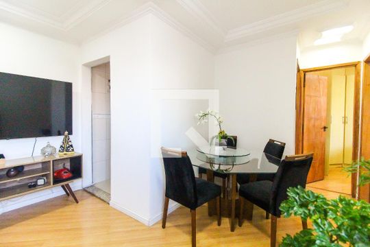 Sala de apartamento para alugar com 2 quartos, 48m² em Vila Carmosina, São Paulo