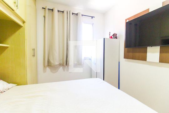 Quarto 1 de apartamento para alugar com 2 quartos, 48m² em Vila Carmosina, São Paulo