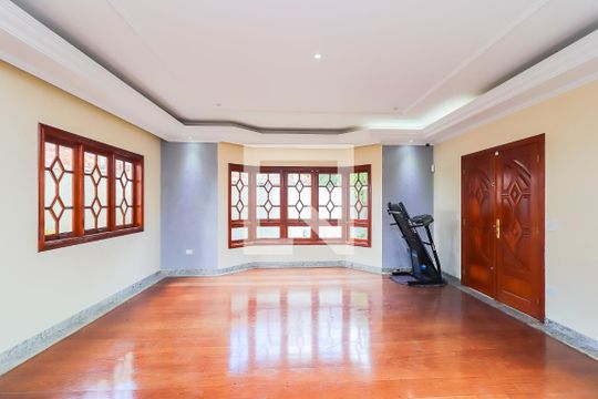 Sala de casa à venda com 4 quartos, 570m² em Vila Rosaria, São Paulo
