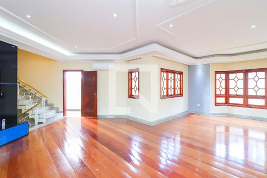 Sala de casa à venda com 4 quartos, 570m² em Vila Rosaria, São Paulo