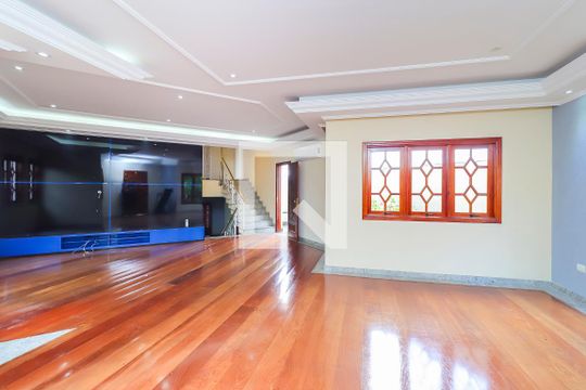 Sala de casa à venda com 4 quartos, 570m² em Vila Rosaria, São Paulo