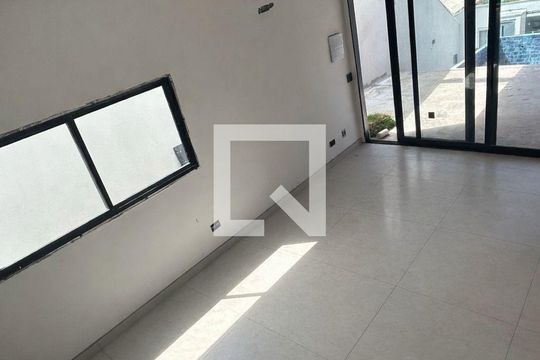 Sala de casa de condomínio à venda com 3 quartos, 125m² em Alphaville, Santana de Parnaíba