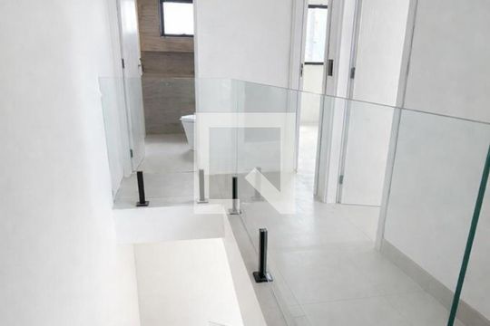 Corredor de casa de condomínio à venda com 3 quartos, 125m² em Alphaville, Santana de Parnaíba
