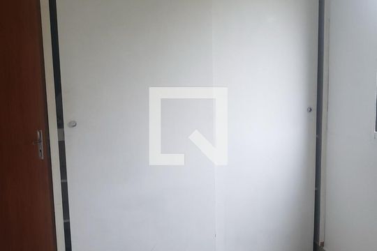 Quarto de apartamento para alugar com 2 quartos, 32m² em Jardim Record, Taboão da Serra
