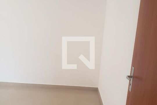 Quarto de apartamento para alugar com 2 quartos, 32m² em Jardim Record, Taboão da Serra