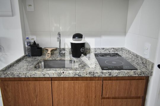 Studio de kitnet/studio para alugar com 0 quarto, 29m² em Chácara Inglesa, São Paulo