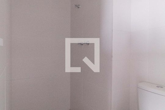 Banheiro da Suíte de apartamento para alugar com 1 quarto, 45m² em Vila Dom Pedro I, São Paulo