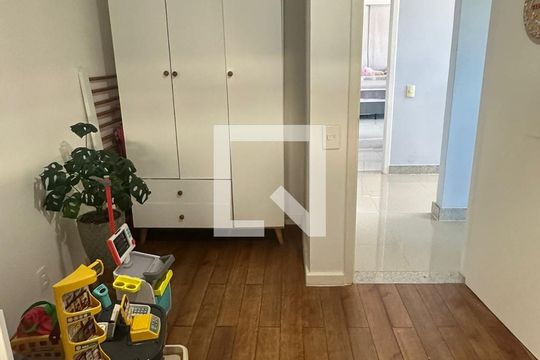 Quarto de casa de condomínio à venda com 4 quartos, 352m² em Piratininga, Niterói