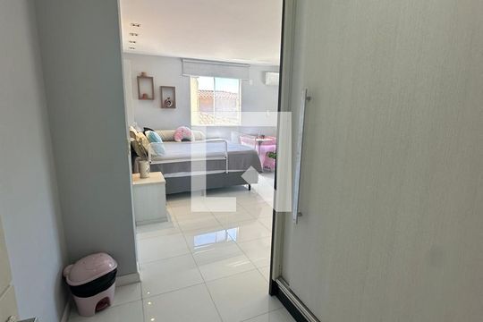Quarto de casa de condomínio à venda com 4 quartos, 352m² em Piratininga, Niterói