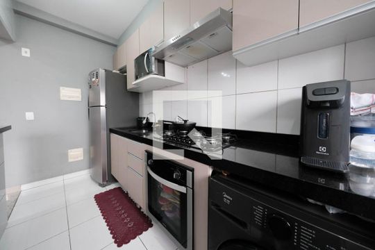 Sala/Cozinha de apartamento à venda com 2 quartos, 53m² em Vila Paranagua, São Paulo