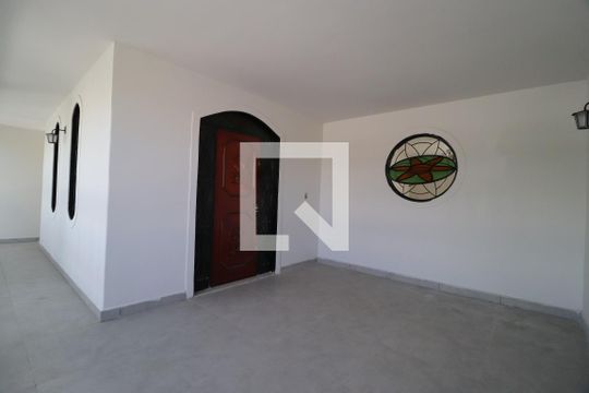 Sacada de casa para alugar com 4 quartos, 350m² em Nossa Senhora Aparecida, Uberlândia