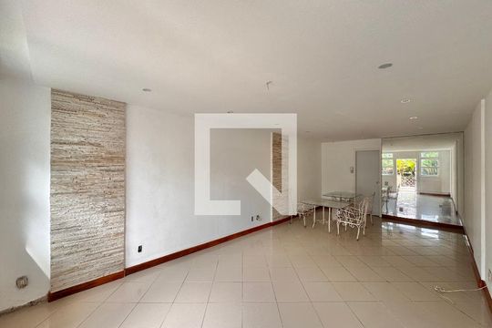 Sala de casa de condomínio à venda com 3 quartos, 220m² em Recreio dos Bandeirantes, Rio de Janeiro