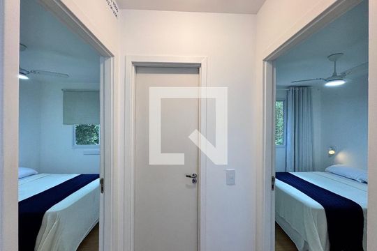 Corredor de apartamento à venda com 2 quartos, 45m² em Vargem Grande, Rio de Janeiro