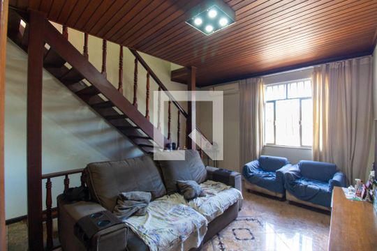 Casa à venda com 3 quartos, 7m² em Barreto, Niterói