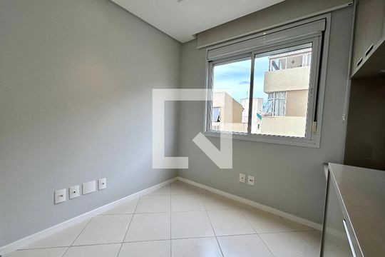 Quarto 1 de apartamento para alugar com 3 quartos, 76m² em Agronômica, Florianópolis