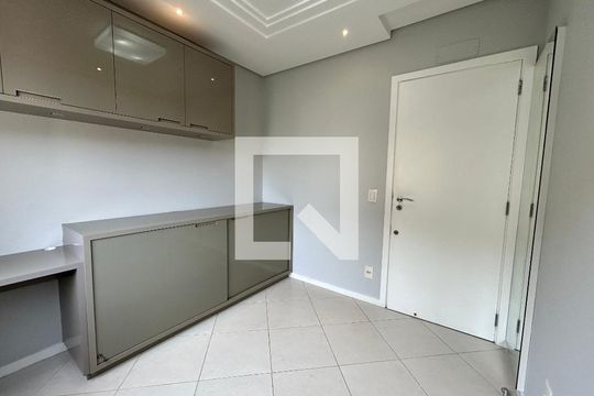 Quarto 1 de apartamento para alugar com 3 quartos, 76m² em Agronômica, Florianópolis