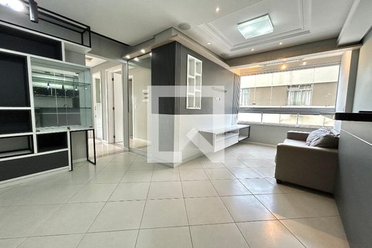 Apartamento para alugar com 3 quartos, 76m² em Agronômica, Florianópolis