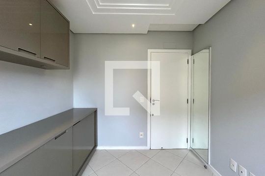 Quarto 1 de apartamento para alugar com 3 quartos, 76m² em Agronômica, Florianópolis