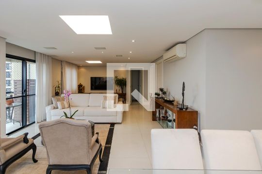 Sala de apartamento à venda com 3 quartos, 150m² em Santo Amaro, São Paulo
