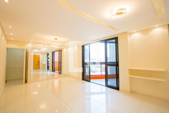 Sala de estar de apartamento para alugar com 3 quartos, 180m² em Vila Valparaíso, Santo André