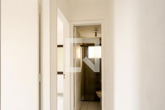 Corredor dos quartos de apartamento para alugar com 2 quartos, 55m² em Tatuapé, São Paulo