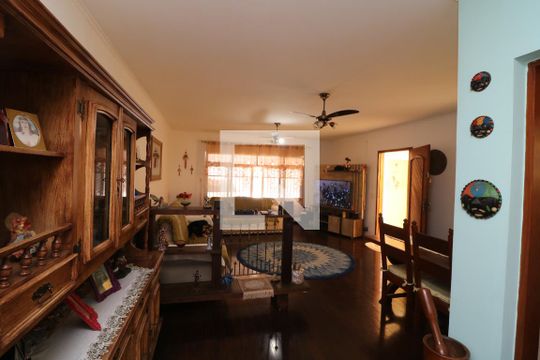 Sala de casa para alugar com 3 quartos, 190m² em Jardim Independência (são Paulo), São Paulo