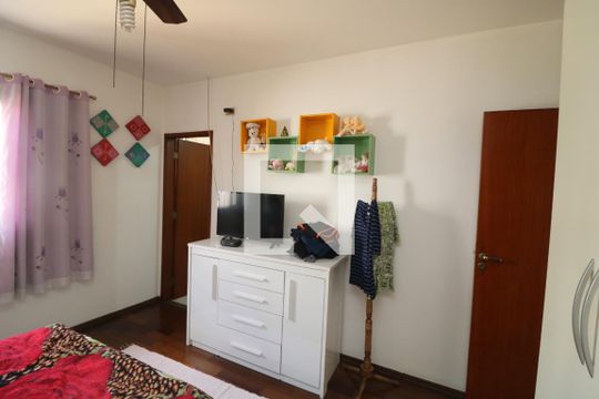Suite de casa para alugar com 3 quartos, 190m² em Jardim Independência (são Paulo), São Paulo