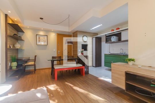 Apartamento para alugar com 2 quartos, 60m² em Teresópolis, Porto Alegre