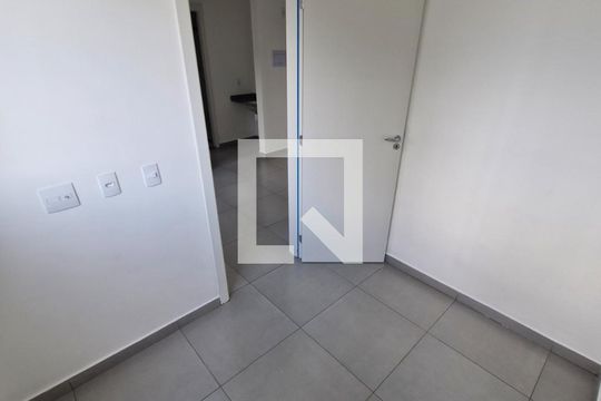 Quarto de apartamento para alugar com 2 quartos, 35m² em Cidade São Mateus, São Paulo