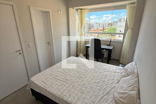 Suíte de apartamento para alugar com 2 quartos, 62m² em Santa Mônica, Uberlândia