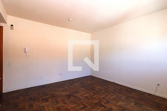 Espaço conjugado de kitnet/studio à venda com 1 quarto, 35m² em Rubem Berta, Porto Alegre