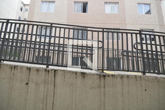 Vista da Sala de apartamento para alugar com 2 quartos, 34m² em Jardim Recanto Verde, São Paulo