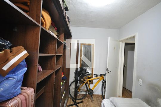 Quarto 1 de apartamento para alugar com 2 quartos, 34m² em Jardim Recanto Verde, São Paulo