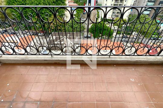 Varanda de apartamento à venda com 2 quartos, 111m² em Pinheiros, São Paulo