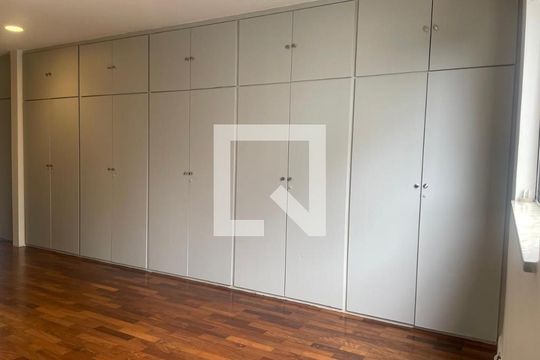 Quarto de apartamento para alugar com 5 quartos, 238m² em Itaim Bibi, São Paulo