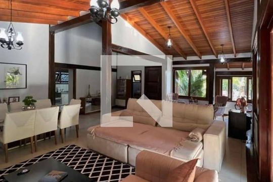 Sala de casa de condomínio para alugar com 5 quartos, 320m² em Chácara dos Lagos, Cotia