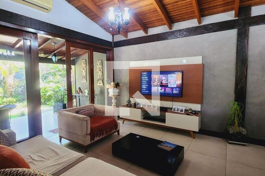 Sala de casa de condomínio para alugar com 5 quartos, 320m² em Chácara dos Lagos, Cotia