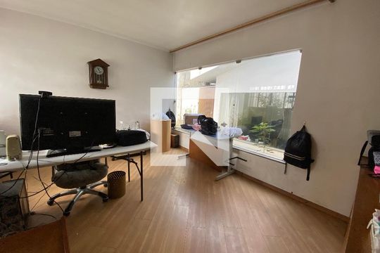 Sala 2 de casa à venda com 3 quartos, 320m² em Caxingui, São Paulo