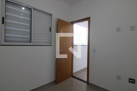 Quarto 2 de apartamento para alugar com 2 quartos, 43m² em Cidade Patriarca, São Paulo