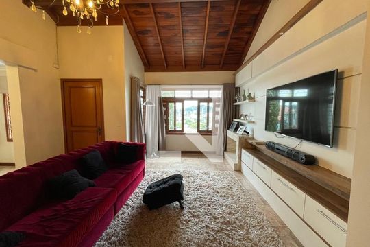 Casa para alugar com 3 quartos, 300m² em São Jorge, Novo Hamburgo